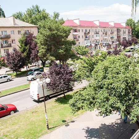 Apartments On Svobody 39 Užhorod Esterno foto